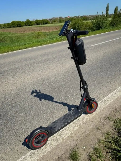 Trotinetă electrică SHARY , 350W, 35 km autonomie, pliabilă, roți 8.5" + CADOU borsetă impermeabilă și suport telefon